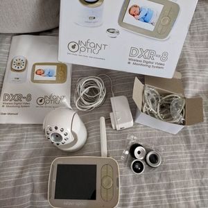 Baby monitor with extra lenses